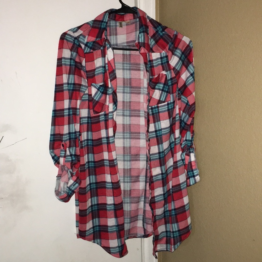 I’m selling a flannel shirt that is very colorful